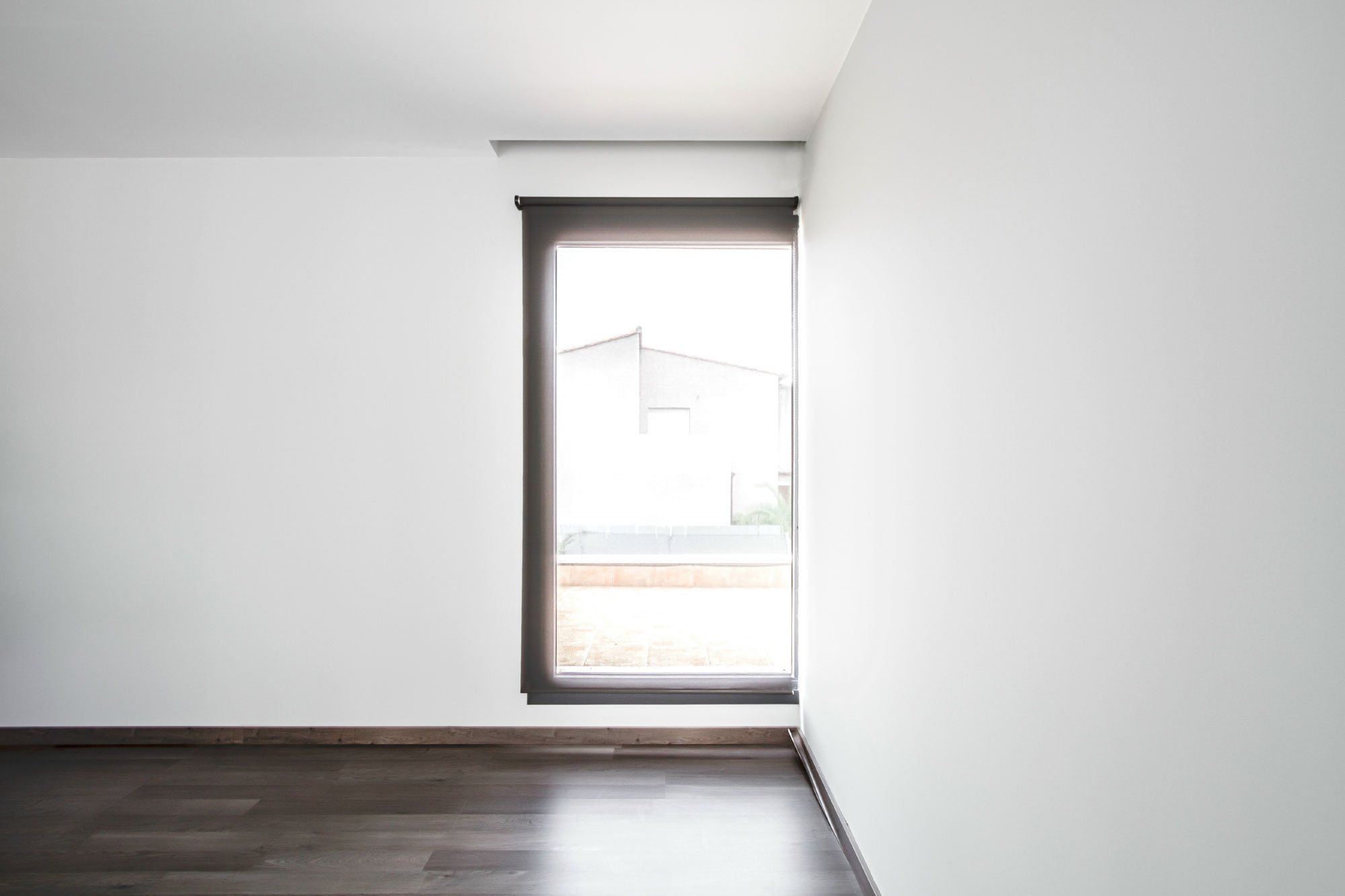 A Luxurious and Elegant Home with Luminous Interiors in Vilamarxant, Spain by Viraje Arquitectura (12)