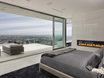 A Luxurious and Spacious Home with Luminous Interiors in Hollywood by McClean Design (11)