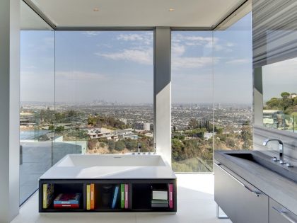 A Luxurious and Spacious Home with Luminous Interiors in Hollywood by McClean Design (12)