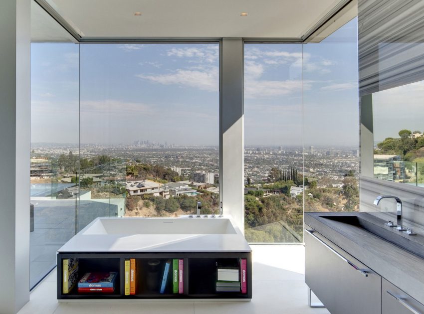 A Luxurious and Spacious Home with Luminous Interiors in Hollywood by McClean Design (12)