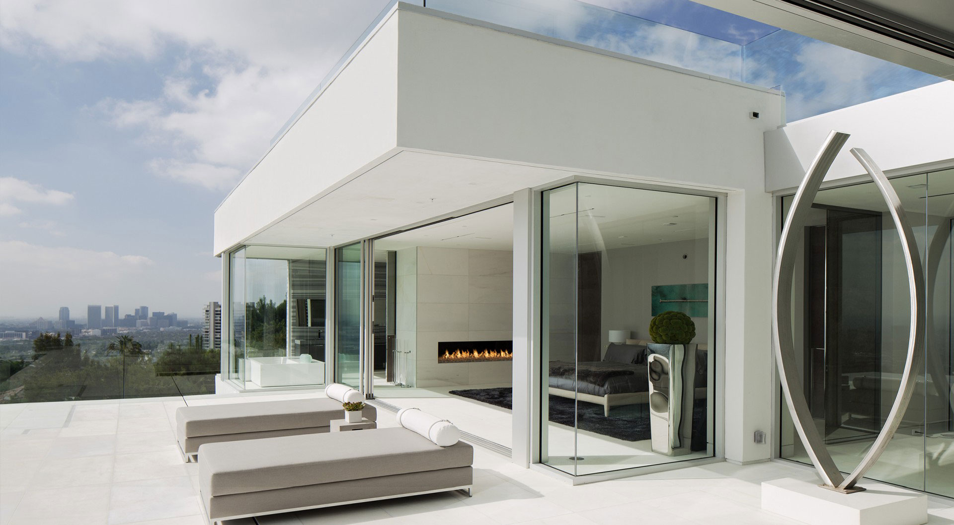 A Luxurious and Spacious Home with Luminous Interiors in Hollywood by McClean Design (2)