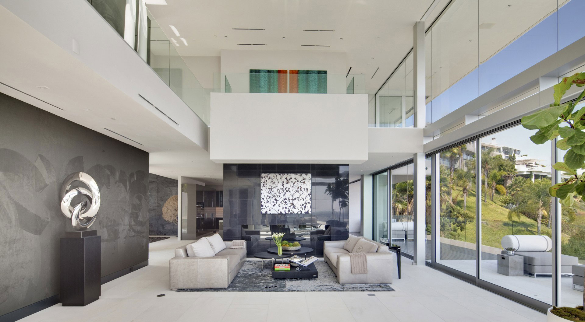 A Luxurious and Spacious Home with Luminous Interiors in Hollywood by McClean Design (5)