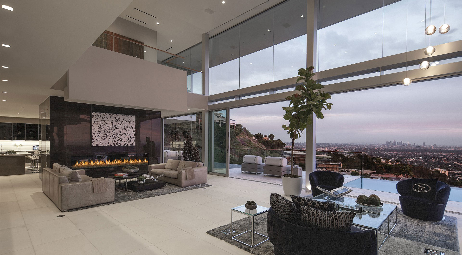 A Luxurious and Spacious Home with Luminous Interiors in Hollywood by McClean Design (6)