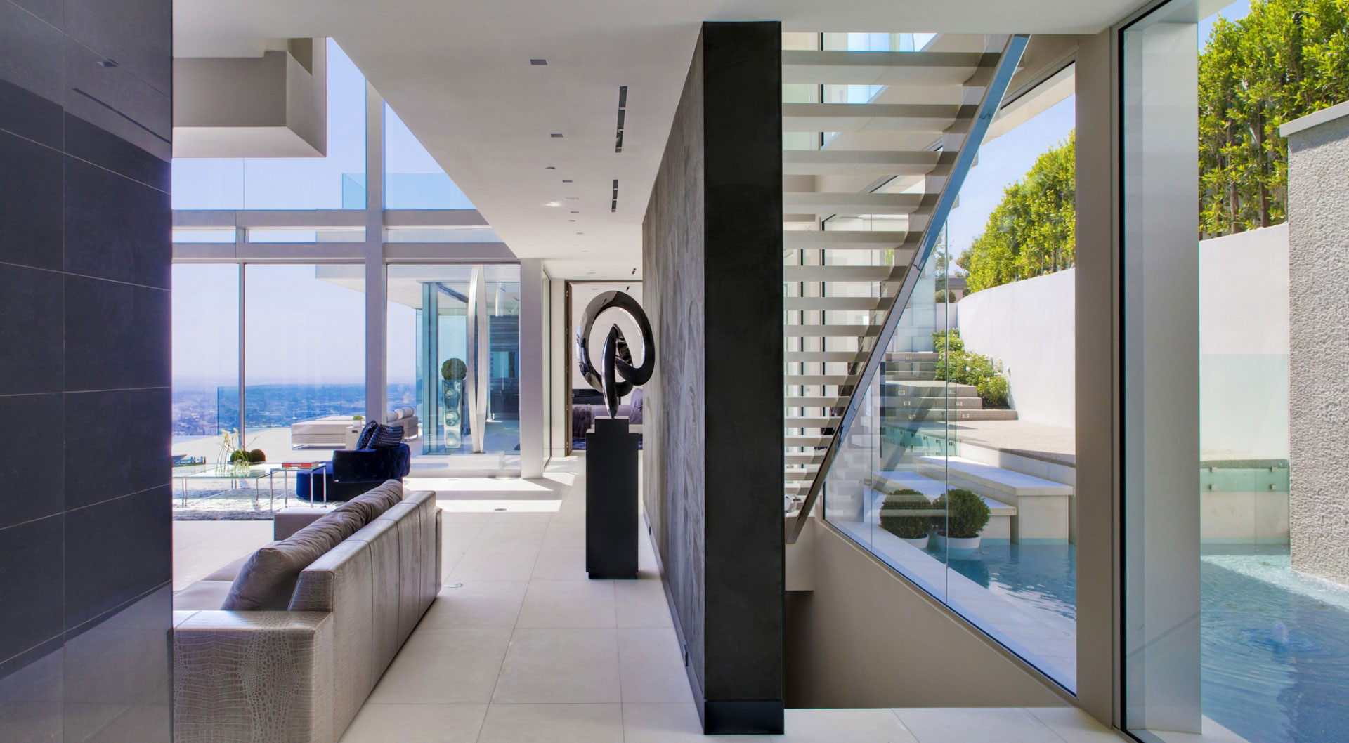 A Luxurious and Spacious Home with Luminous Interiors in Hollywood by McClean Design (9)