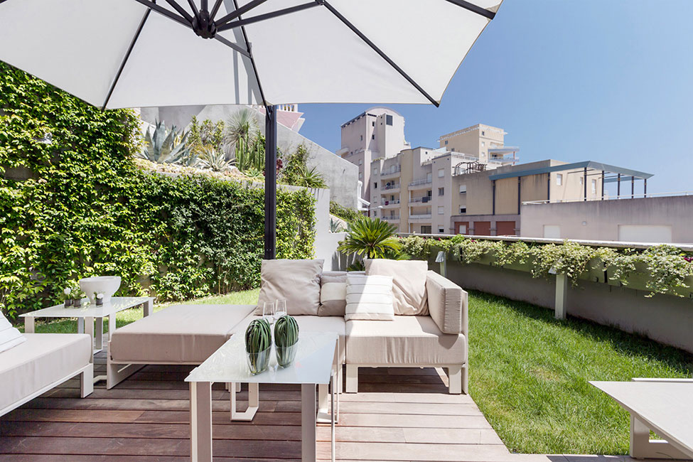 A Luxury Contemporary Apartment with Exquisite Interior and Pale Colors in Cap-d’Ail, France by NG Studio (20)