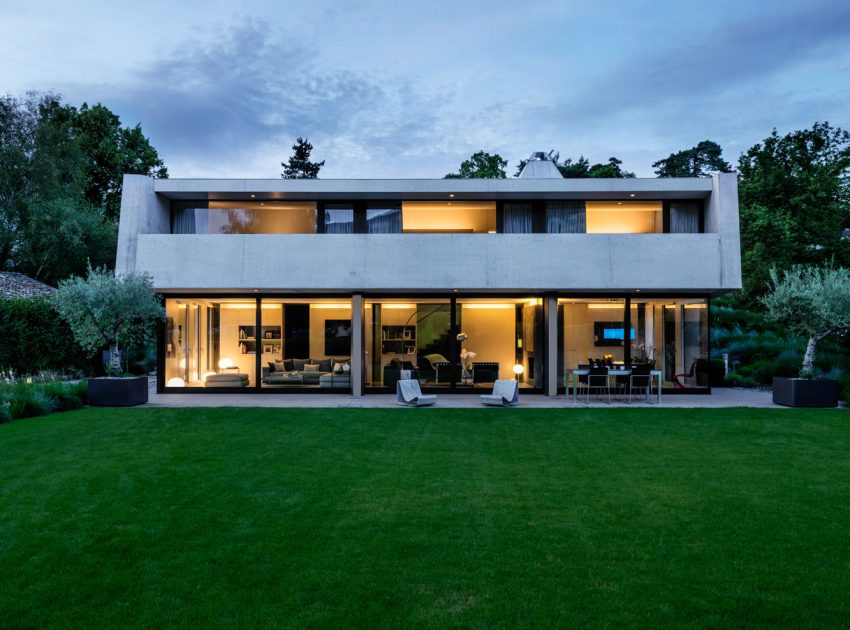 A Magnificent and Stylish Concrete House for Families with Two Children in Geneva by Raphaël Nussbaumer Architectes (10)