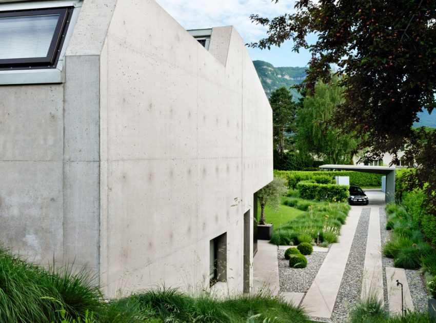 A Magnificent and Stylish Concrete House for Families with Two Children in Geneva by Raphaël Nussbaumer Architectes (2)