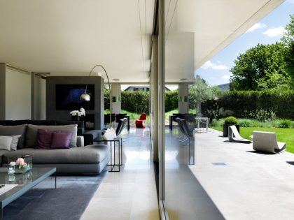 A Magnificent and Stylish Concrete House for Families with Two Children in Geneva by Raphaël Nussbaumer Architectes (4)