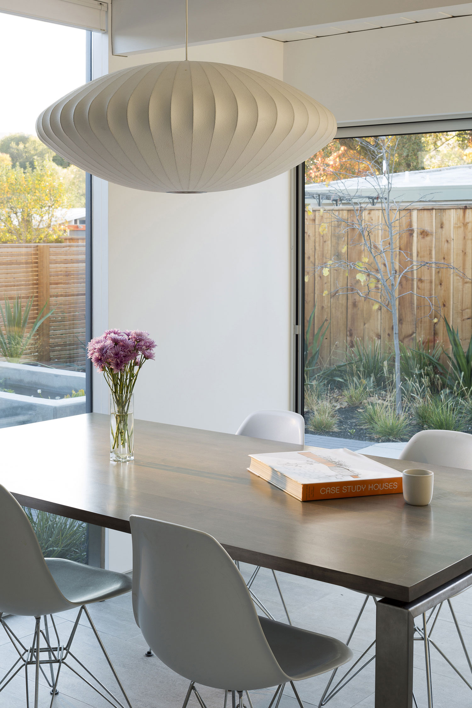 A Midcentury Eichler Home Turned Into a Functional Family House in San Rafael by building Lab (15)