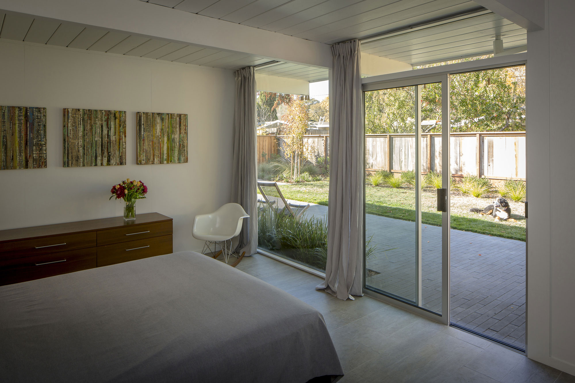 A Midcentury Eichler Home Turned Into a Functional Family House in San Rafael by building Lab (16)