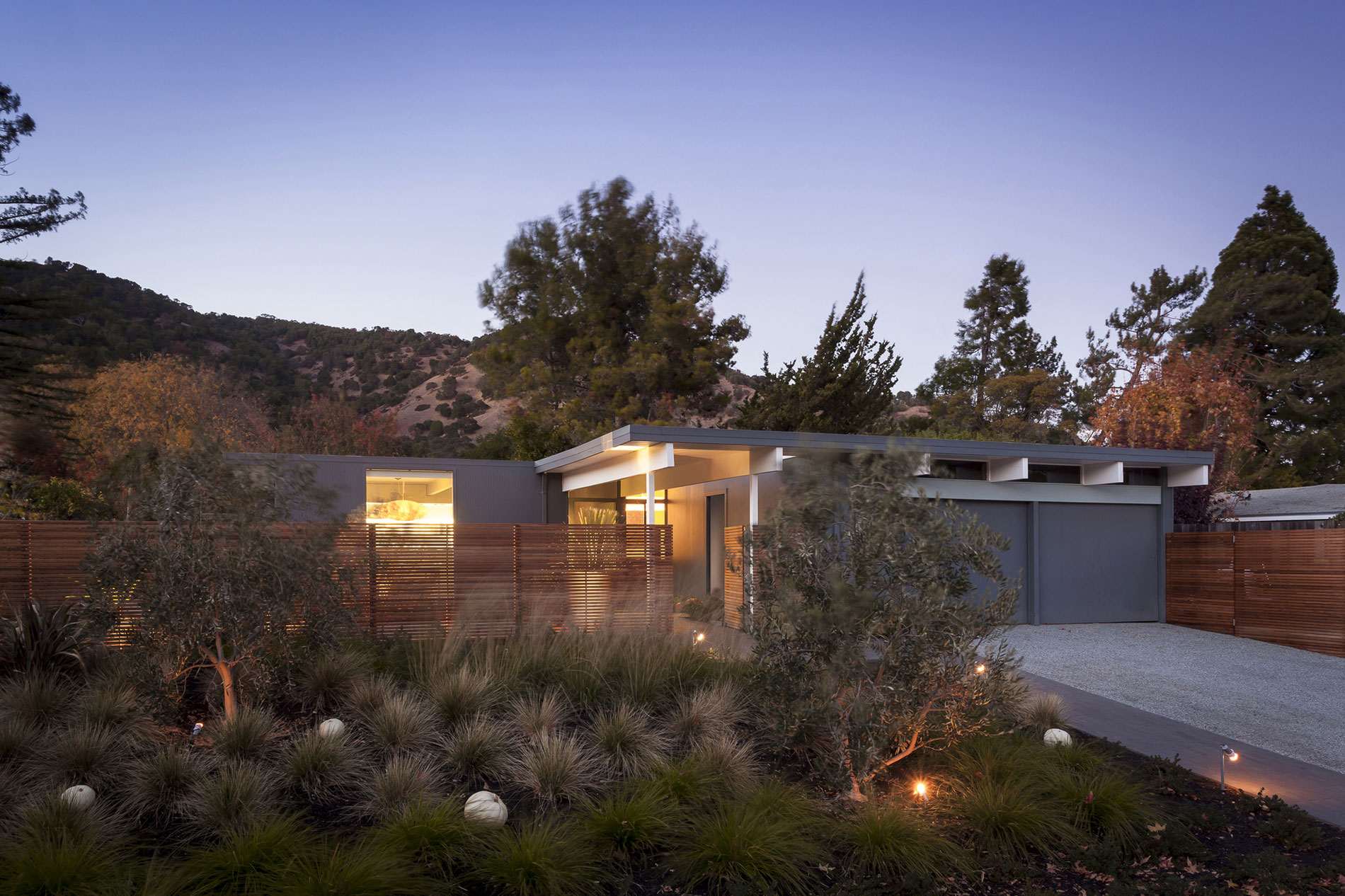 A Midcentury Eichler Home Turned Into a Functional Family House in San Rafael by building Lab (25)