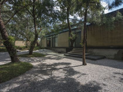 A Modern Concrete Home Surrounded by Trees and Vegetation Embrace in Morelos by Taller|A arquitectos (1)