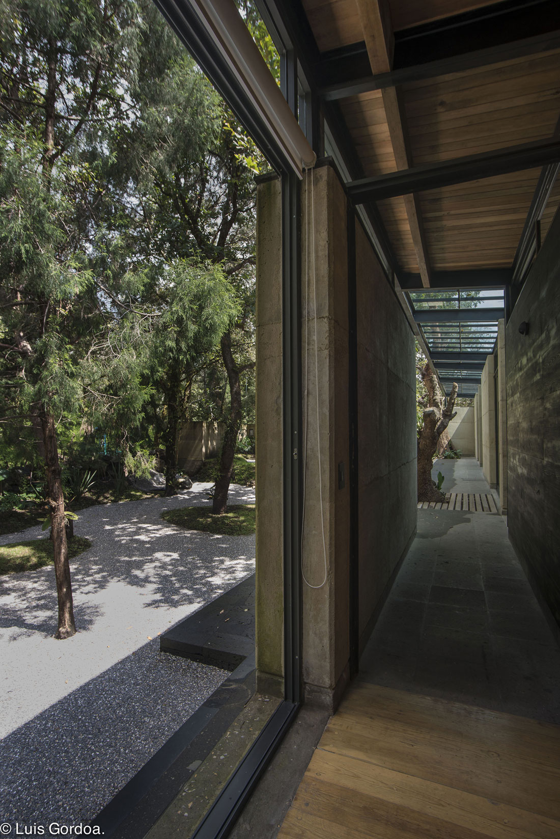 A Modern Concrete Home Surrounded by Trees and Vegetation Embrace in Morelos by Taller|A arquitectos (10)