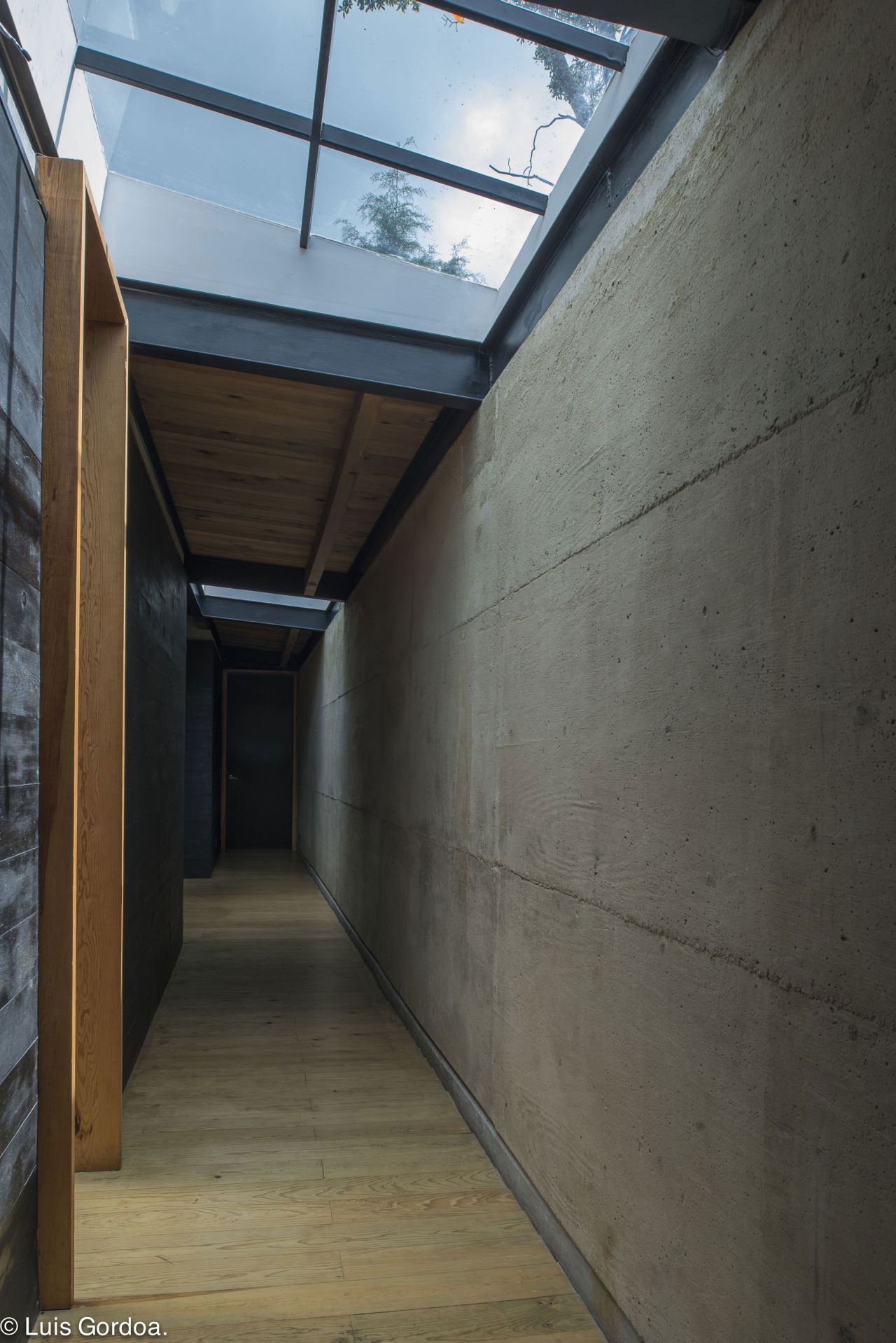 A Modern Concrete Home Surrounded by Trees and Vegetation Embrace in Morelos by Taller|A arquitectos (11)