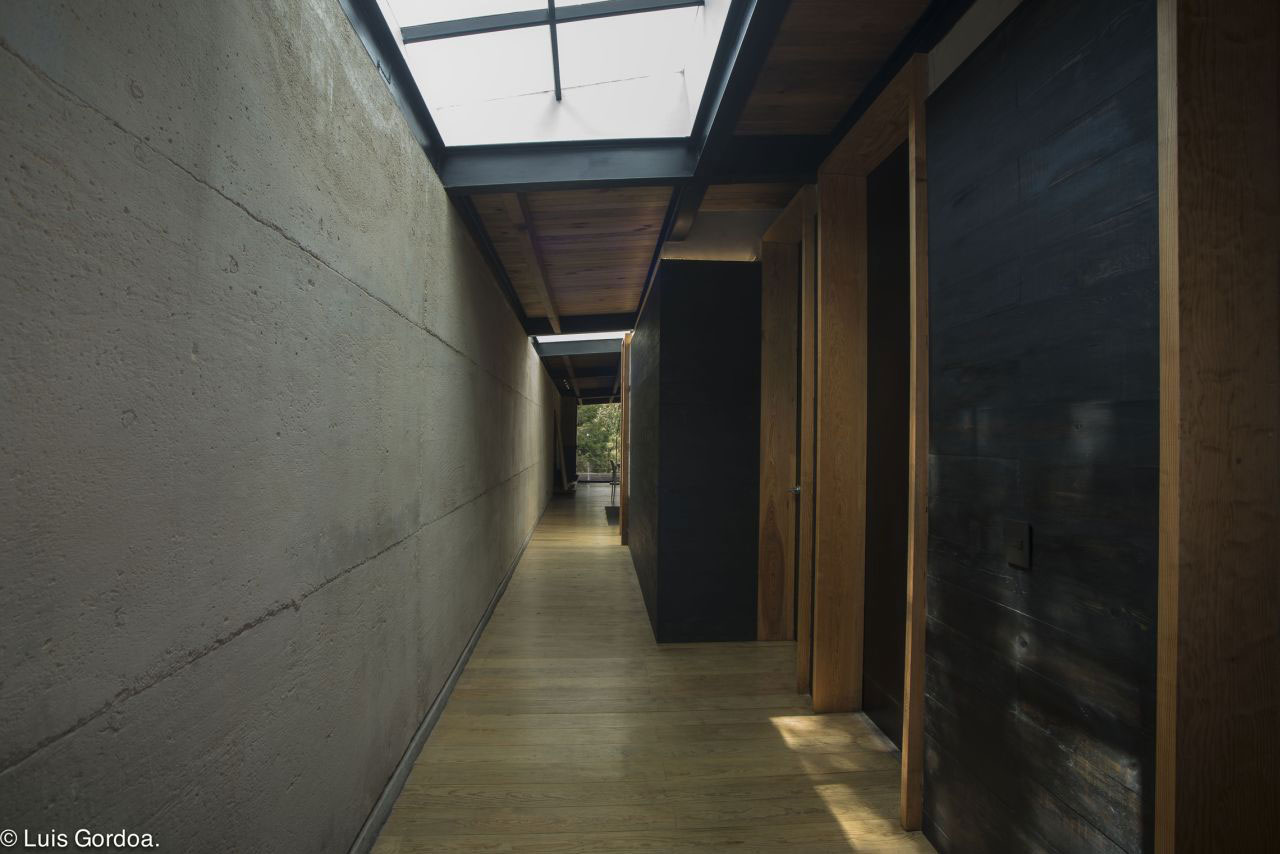 A Modern Concrete Home Surrounded by Trees and Vegetation Embrace in Morelos by Taller|A arquitectos (12)