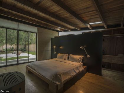 A Modern Concrete Home Surrounded by Trees and Vegetation Embrace in Morelos by Taller|A arquitectos (15)