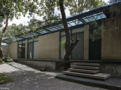 A Modern Concrete Home Surrounded by Trees and Vegetation Embrace in Morelos by Taller|A arquitectos (2)