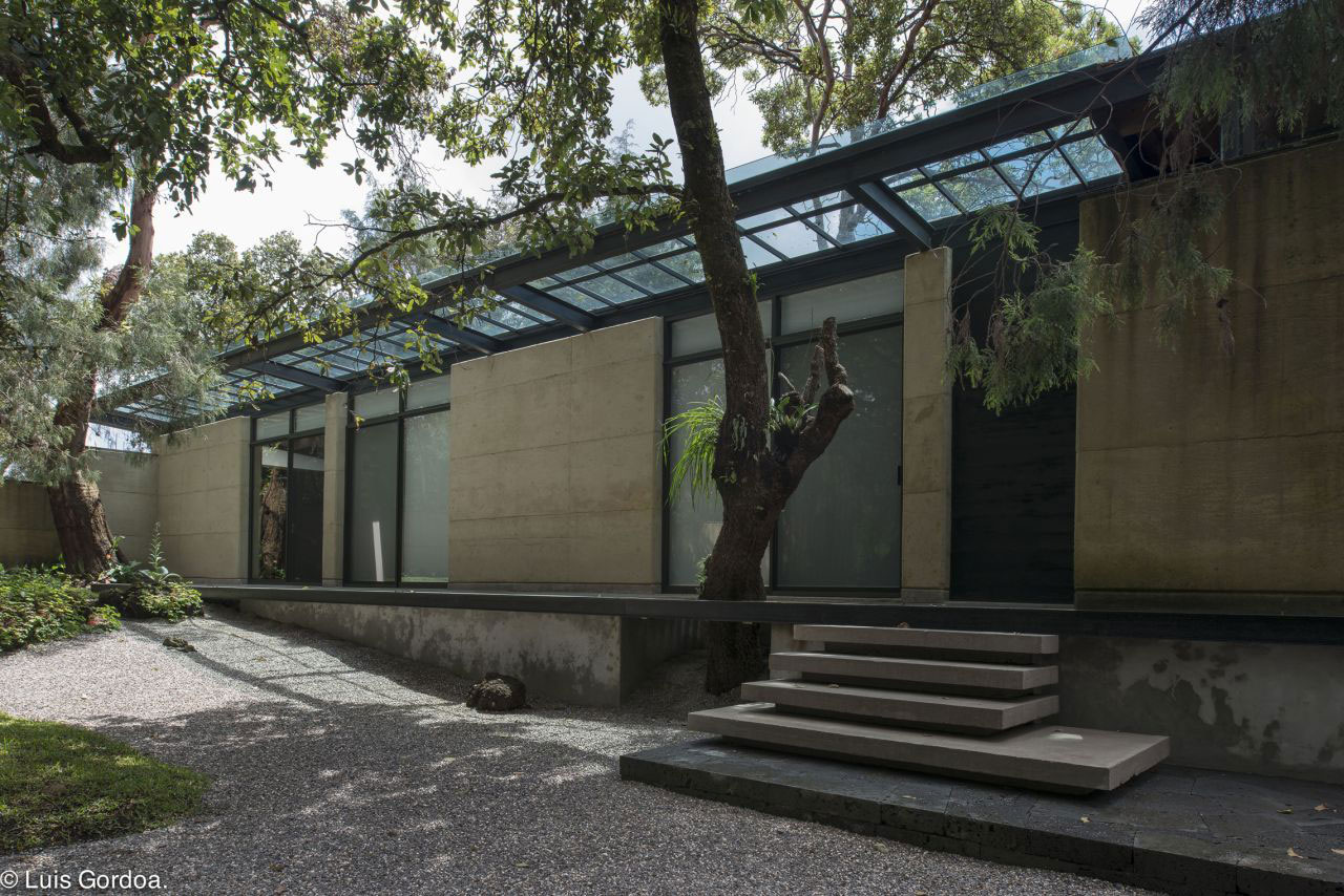 A Modern Concrete Home Surrounded by Trees and Vegetation Embrace in Morelos by Taller|A arquitectos (2)