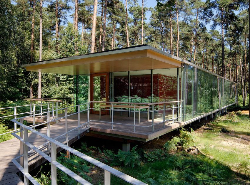 A Modern Forest House Built From Glass, Iron and Wood Structure in Ottignies, Belgium by Artau Architecture (4)