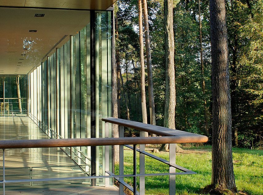 A Modern Forest House Built From Glass, Iron and Wood Structure in Ottignies, Belgium by Artau Architecture (5)
