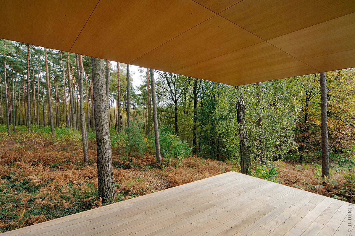 A Modern Forest House Built From Glass, Iron and Wood Structure in Ottignies, Belgium by Artau Architecture (6)