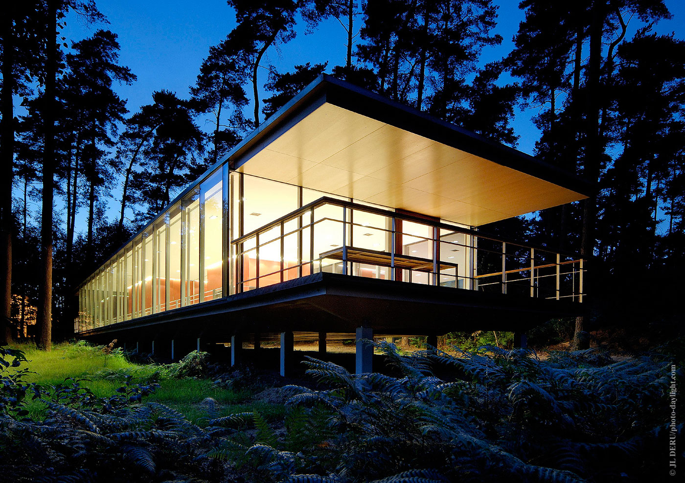 A Modern Forest House Built From Glass, Iron and Wood Structure in Ottignies, Belgium by Artau Architecture (8)