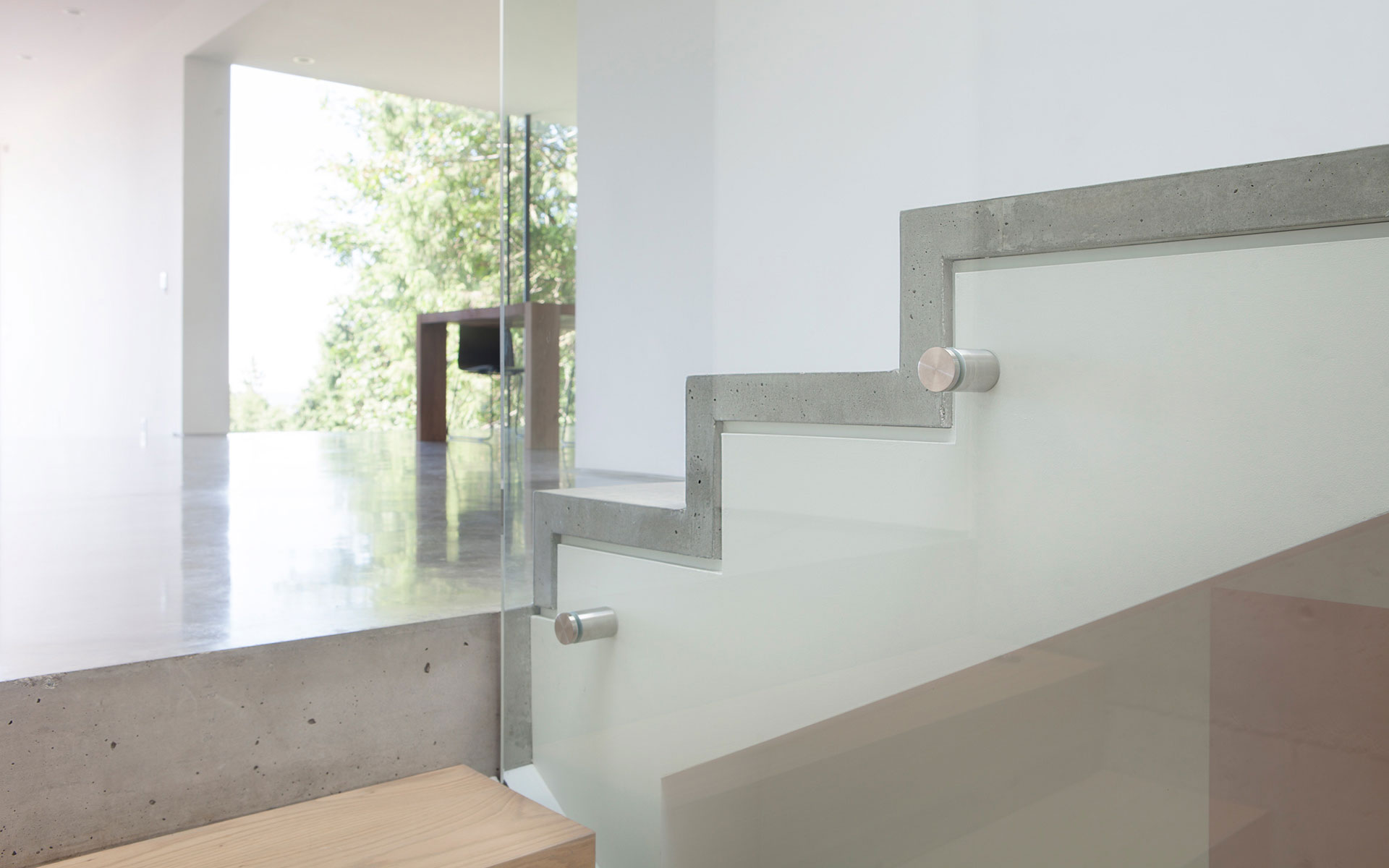 A Modern Forest House with Dramatic Cantilevers and Ocean Views in West Vancouver by Splyce Design (12)