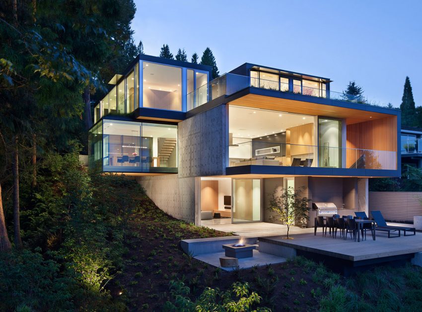 A Modern Forest House with Dramatic Cantilevers and Ocean Views in West Vancouver by Splyce Design (17)