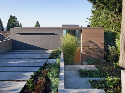 A Modern Forest House with Dramatic Cantilevers and Ocean Views in West Vancouver by Splyce Design (3)