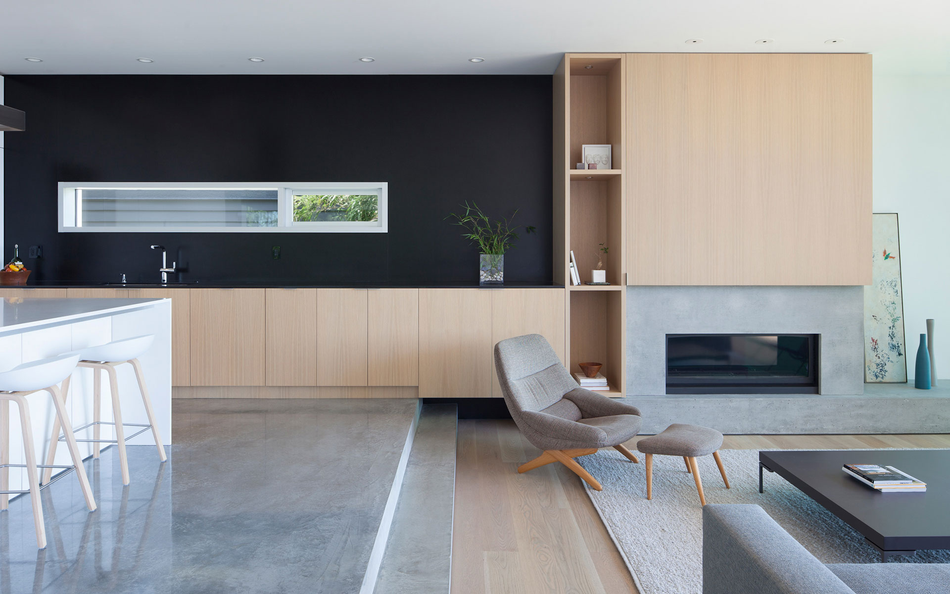 A Modern Forest House with Dramatic Cantilevers and Ocean Views in West Vancouver by Splyce Design (8)