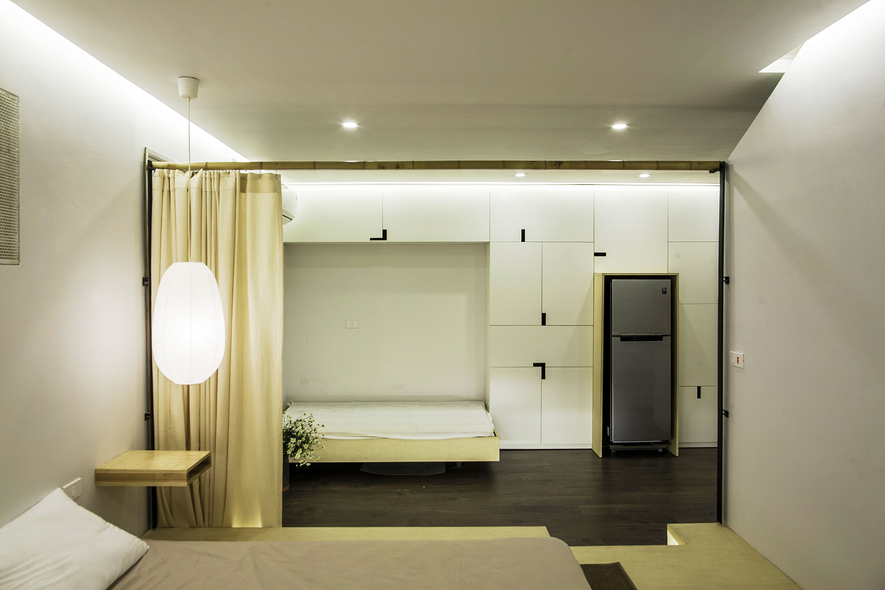 A Sensational Contemporary Apartment with Beautiful Interiors in Tay Ho, Vietnam by Hung Manh Tran (16)