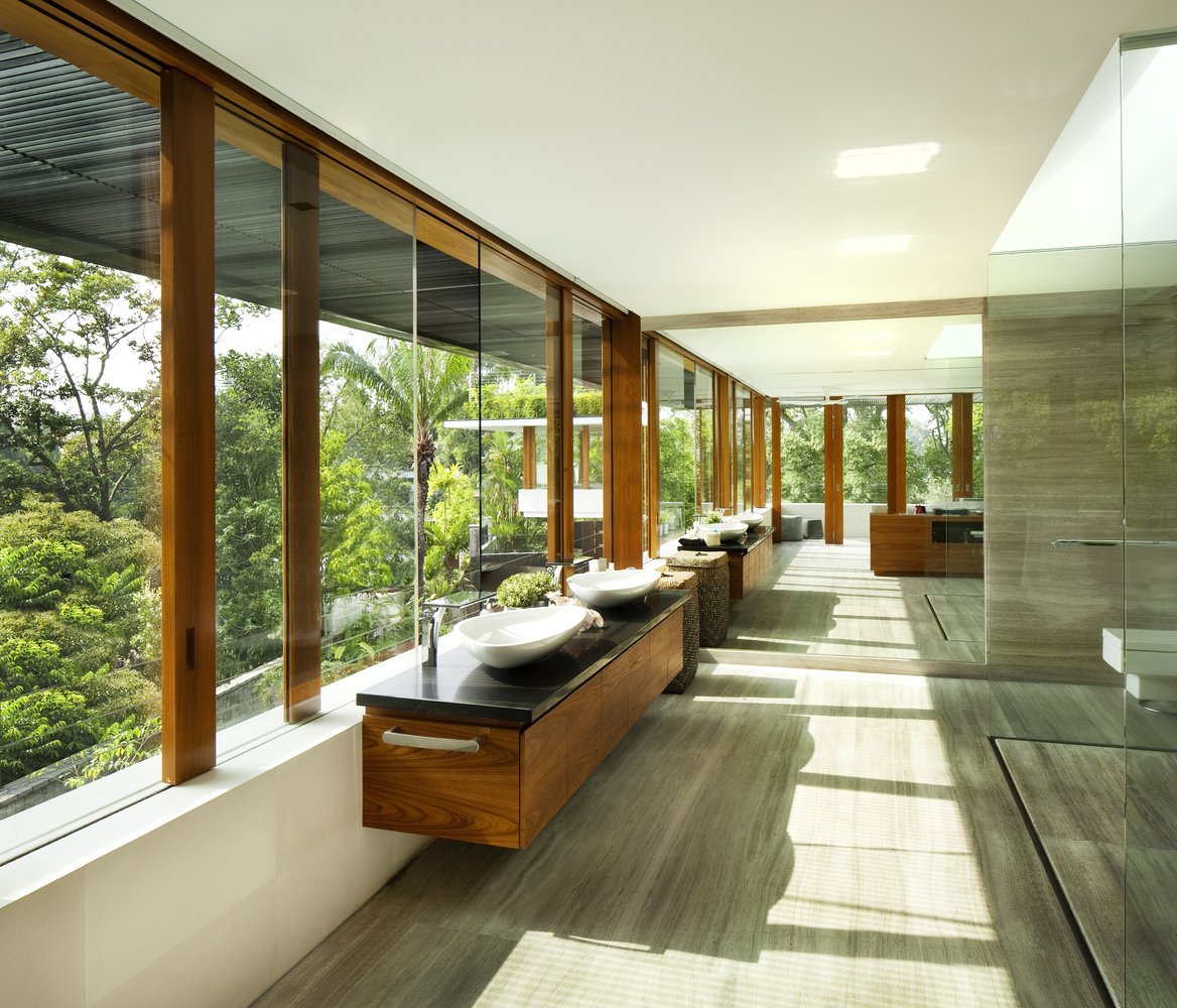 A Sensational Modern Tropical House Surrounded by Nature in Singapore by Guz Architects (10)