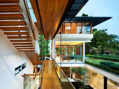 A Sensational Modern Tropical House Surrounded by Nature in Singapore by Guz Architects (12)