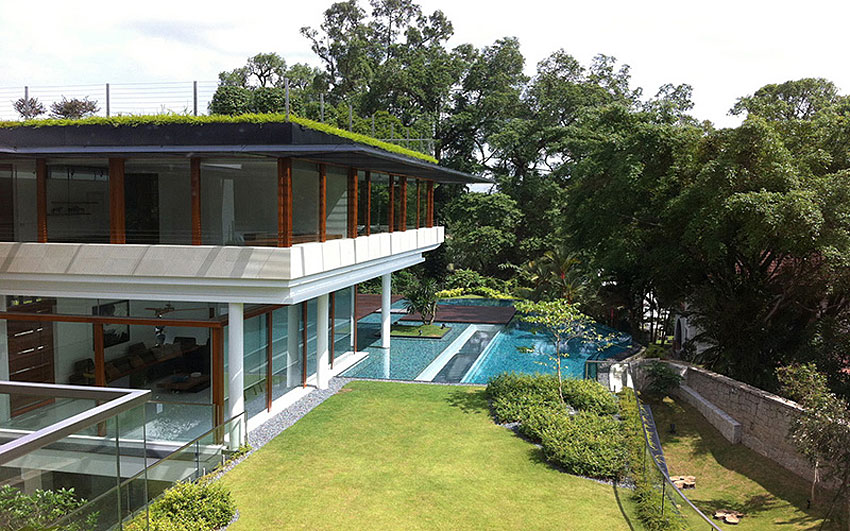 A Sensational Modern Tropical House Surrounded by Nature in Singapore by Guz Architects (4)