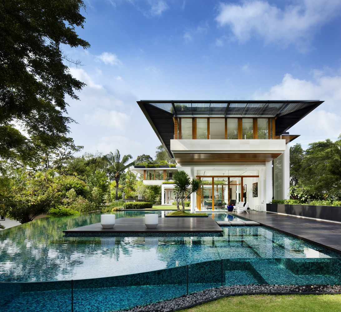 A Sensational Modern Tropical House Surrounded by Nature in Singapore by Guz Architects (6)