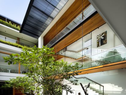 A Sensational Modern Tropical House Surrounded by Nature in Singapore by Guz Architects (7)