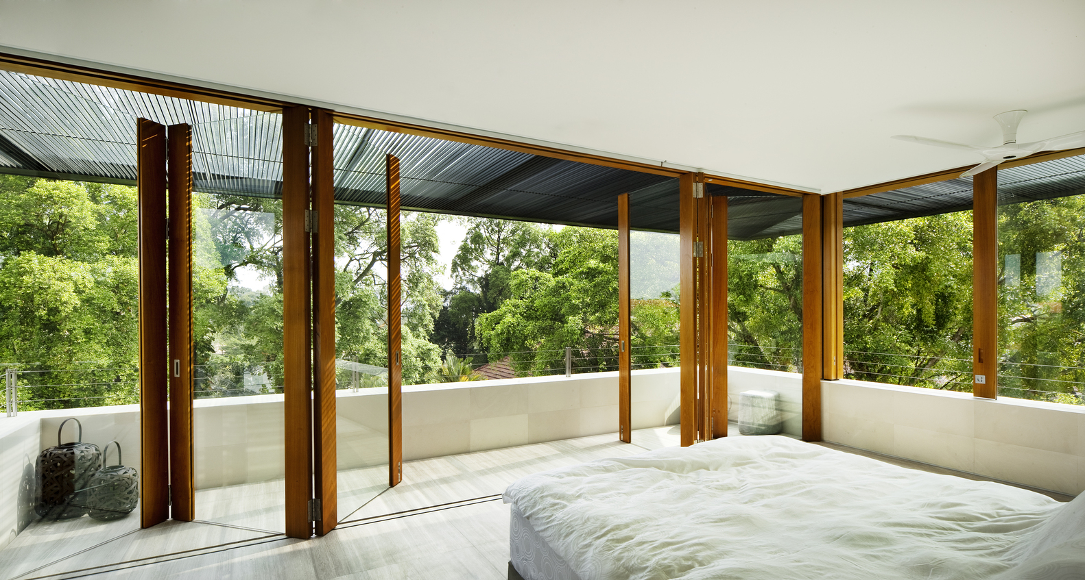 A Sensational Modern Tropical House Surrounded by Nature in Singapore by Guz Architects (9)