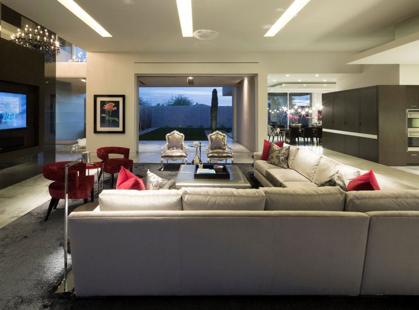 A Sleek Modern Home Characterized by Splendid White Pure Interiors in Scottsdale by Brent Kendle (14)