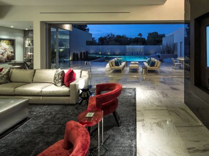 A Sleek Modern Home Characterized by Splendid White Pure Interiors in Scottsdale by Brent Kendle (15)
