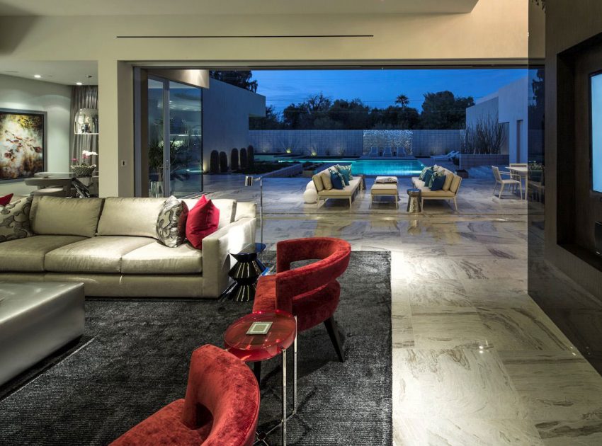 A Sleek Modern Home Characterized by Splendid White Pure Interiors in Scottsdale by Brent Kendle (15)