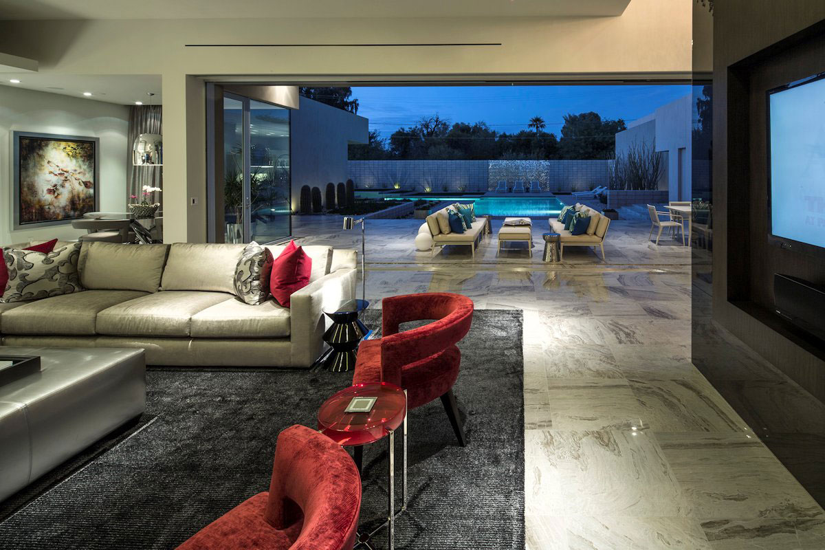 A Sleek Modern Home Characterized by Splendid White Pure Interiors in Scottsdale by Brent Kendle (15)