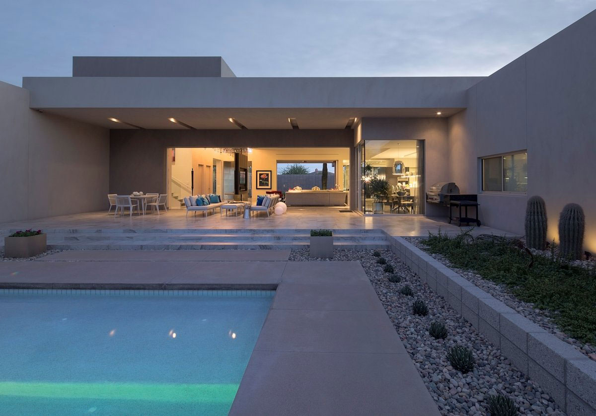 A Sleek Modern Home Characterized by Splendid White Pure Interiors in Scottsdale by Brent Kendle (16)