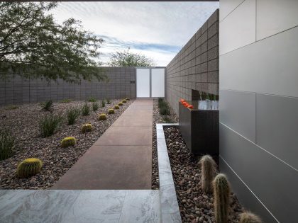 A Sleek Modern Home Characterized by Splendid White Pure Interiors in Scottsdale by Brent Kendle (3)