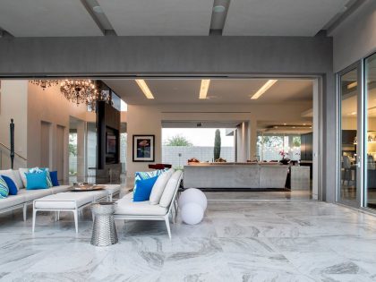 A Sleek Modern Home Characterized by Splendid White Pure Interiors in Scottsdale by Brent Kendle (4)