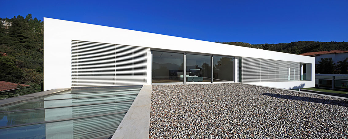 A Sleek and Sophisticated Modern Home with Elegant Perspective in Ekali, Greece by ISV Architects (3)