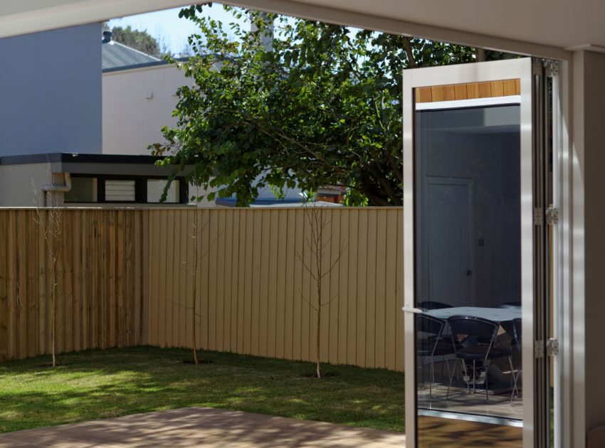 A Sleek and Stylish Sustainable Home for a Young Family in Newcastle by Bourne Blue Architecture (4)