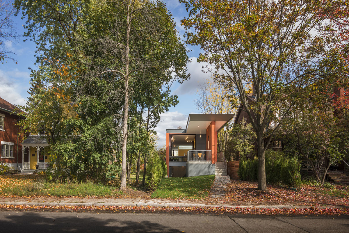 A Small Modern Home for a Young Family in the Forest Environment of Ottawa, Canada by Kariouk (1)