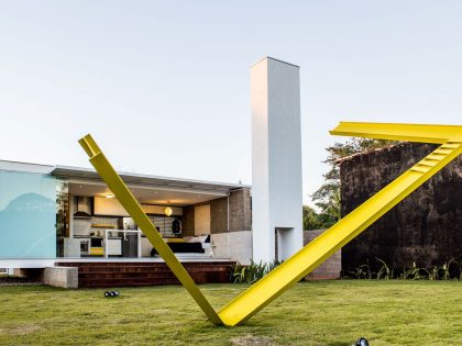 A Small Modern House From Glass, Concrete and Metal Structure in Campo Grande, Brazil by Alex Nogueira (1)