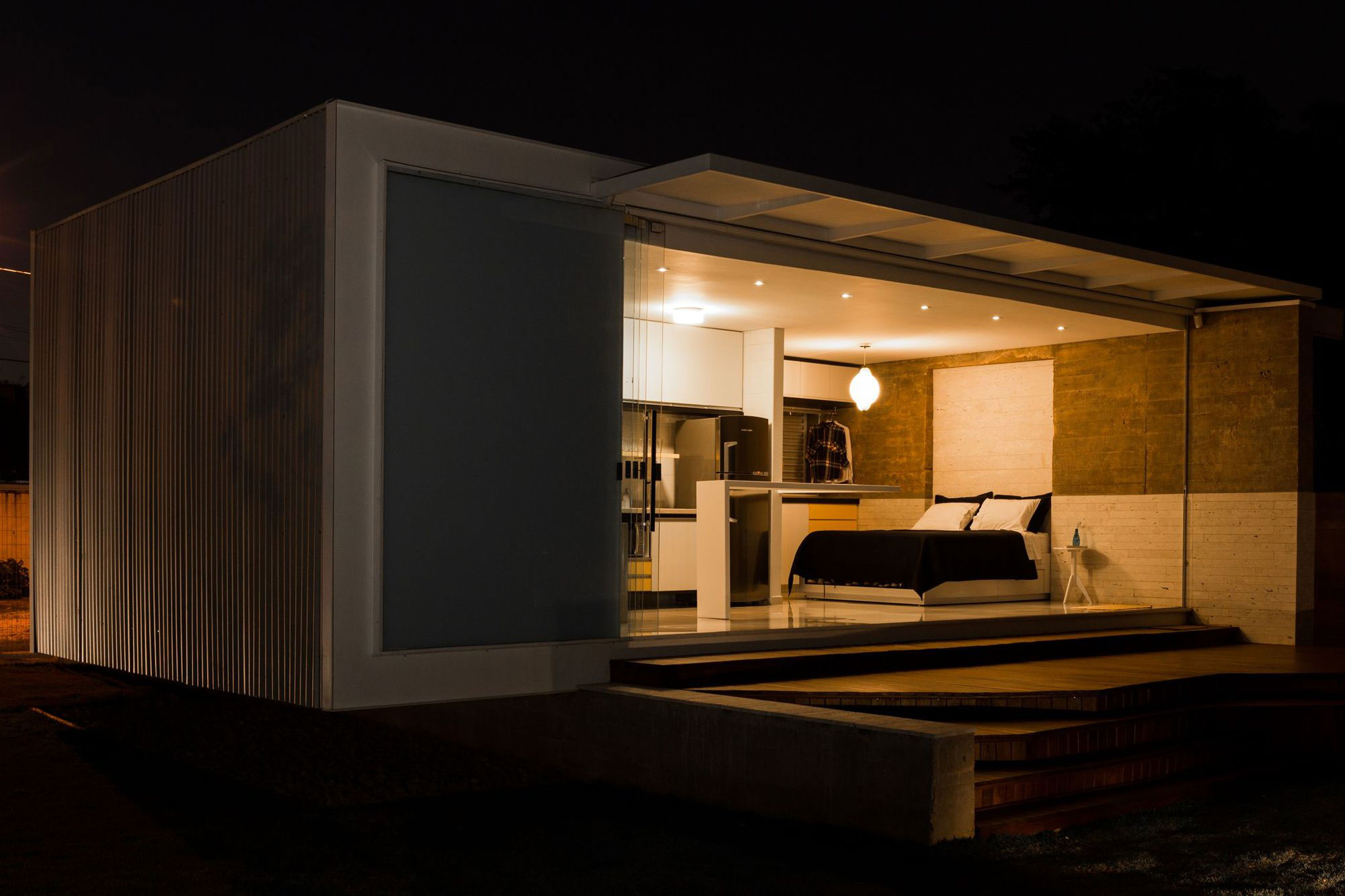 A Small Modern House From Glass, Concrete and Metal Structure in Campo Grande, Brazil by Alex Nogueira (14)
