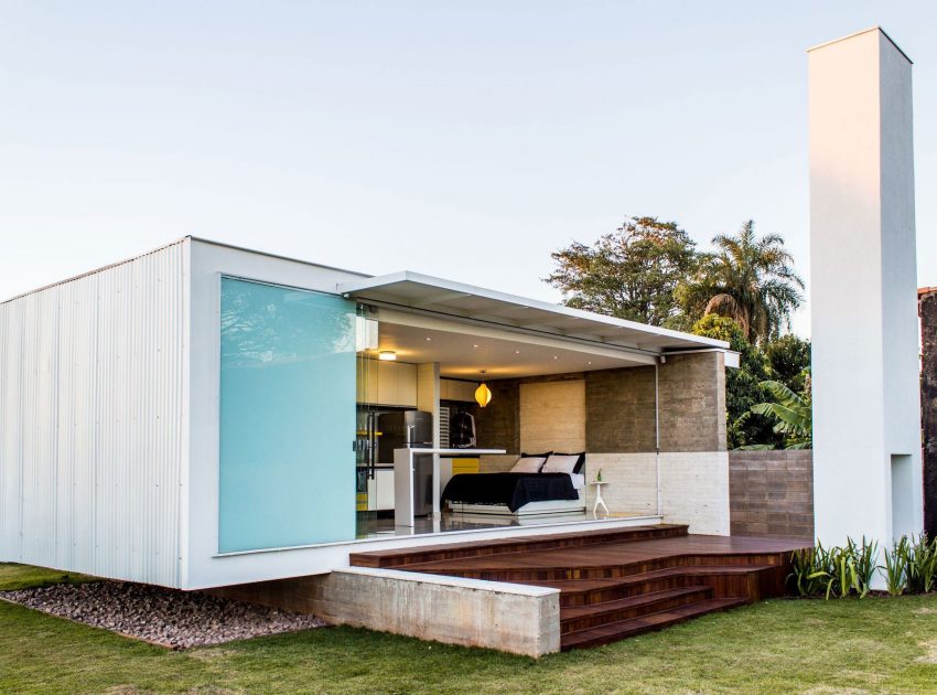 A Small Modern House From Glass, Concrete and Metal Structure in Campo Grande, Brazil by Alex Nogueira (2)